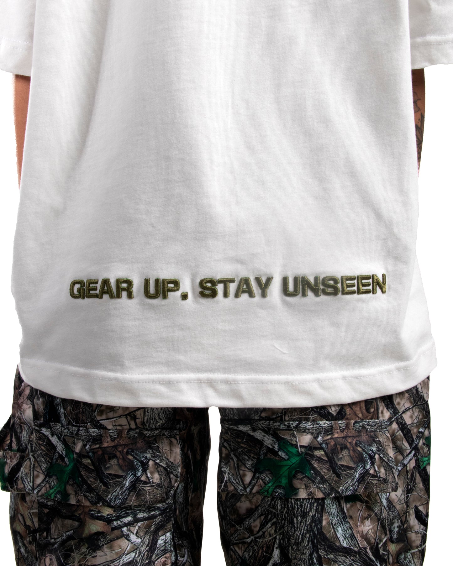 Camiseta Stay Unseen Crema - Camø Kore
